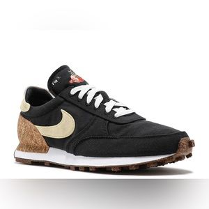 Nike Daybreak DBreak-Type Pomegranate sneakers size 8.5M/10W. NIB